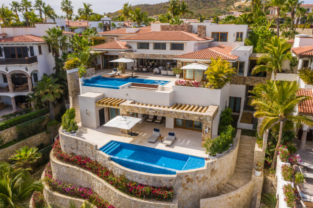 rich houses in mexico