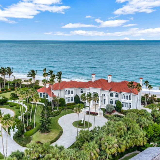 Florida Mansions: Luxurious Living in the Sunshine State’s Booming Real Estate Market