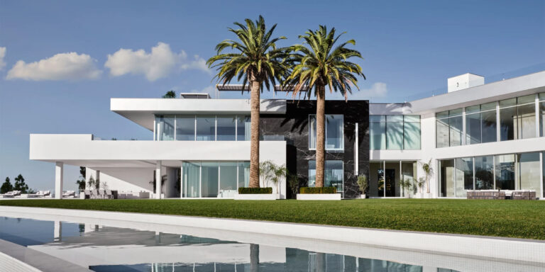 The Biggest House in the World: A Look Inside the Ultimate Mansions