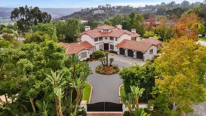 Aaron Rodgers House: A Peek into the Home of the NFL Superstar