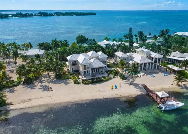 Grand Cayman Real Estate: A Guide to Investing in Paradise